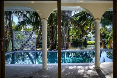 301 SW 5th St, Hallandale Beach, FL 33009 - Photo 17