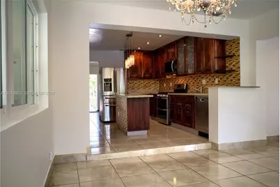 301 SW 5th St, Hallandale Beach, FL 33009 - Photo 13