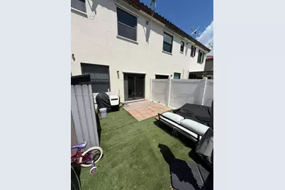 9337 W 33rd Way, Hialeah, FL 33018 - Photo 7