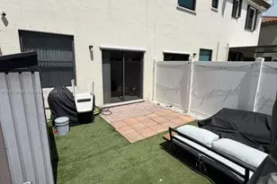 9337 W 33rd Way, Hialeah, FL 33018 - Photo 7