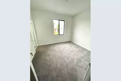 929 NE 211th St, Miami, FL 33179 - Photo 11