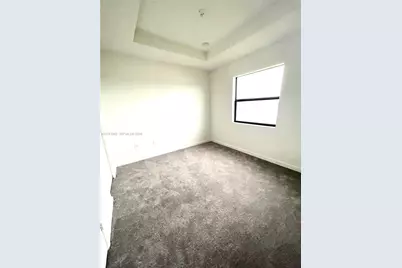 929 NE 211th St, Miami, FL 33179 - Photo 15