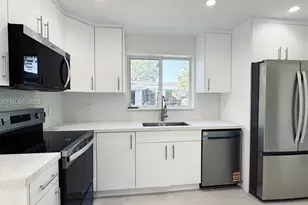 8442 SW 107th St, Miami, FL 33156 - Photo 5