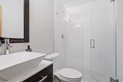 7200 N Oakmont Dr, Hialeah, FL 33015 - Photo 39
