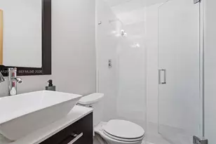 7200 N Oakmont Dr, Hialeah, FL 33015 - Photo 39