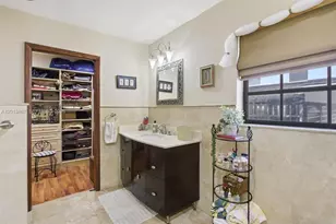 7200 N Oakmont Dr, Hialeah, FL 33015 - Photo 25