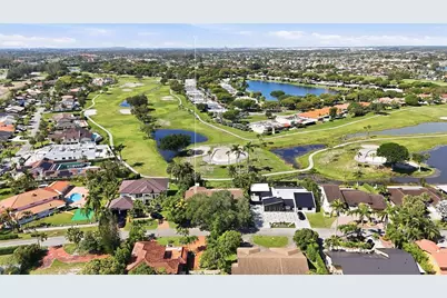 7200 N Oakmont Dr, Hialeah, FL 33015 - Photo 5