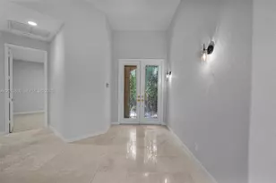 2456 Bay Isle Ct, Weston, FL 33327 - Photo 5