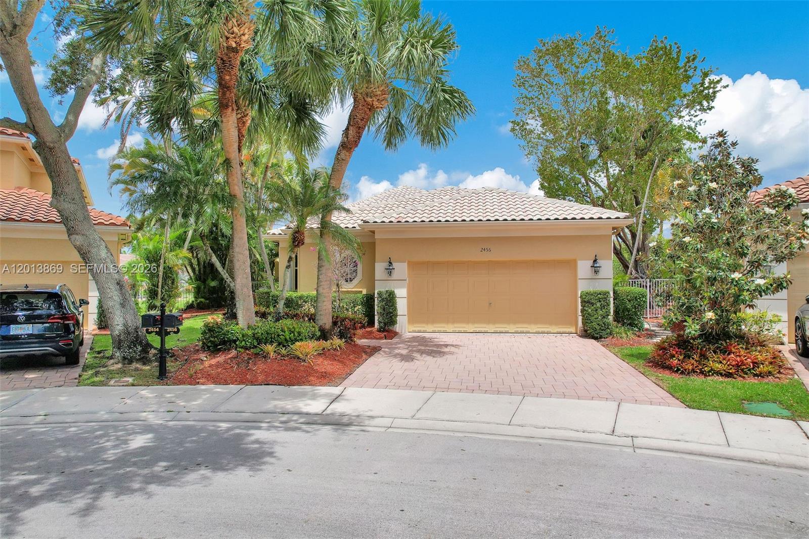 2456 Bay Isle Ct main architectural view