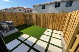 929 NE 211th St, Miami, FL 33179 - Photo 3