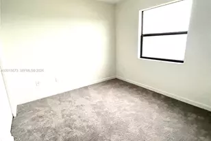 929 NE 211th St, Miami, FL 33179 - Photo 15