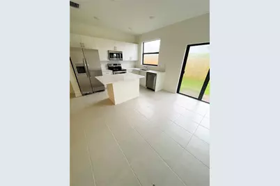 929 NE 211th St, Miami, FL 33179 - Photo 5