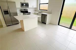 929 NE 211th St, Miami, FL 33179 - Photo 5