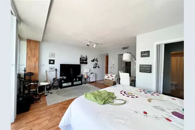 7545 E Treasure Dr #8I, North Bay Village, FL 33141 - Photo 11