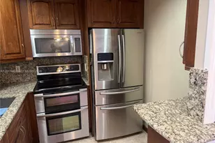170 Cypress Club Dr, Pompano Beach, FL 33060 - Photo 7