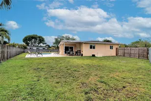 1600 NW 120th Ave, Pembroke Pines, FL 33026 - Photo 9