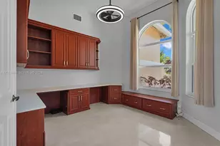2715 Edgewater Ct, Weston, FL 33332 - Photo 7