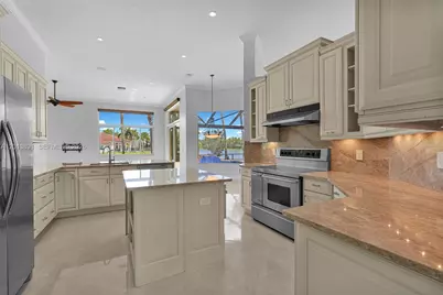 2715 Edgewater Court, Weston, FL 33332 - Photo 15