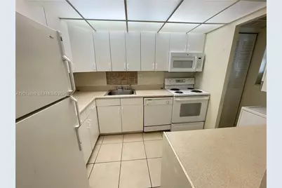 8051 S Colony Cir S #205, Tamarac, FL 33321 - Photo 3