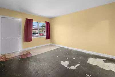 351 E 14th St, Hialeah, FL 33010 - Photo 9