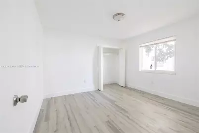 1091 SW 4th St #1, Miami, FL 33130 - Photo 5