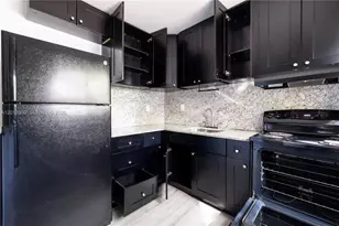 1091 SW 4th St, Miami, FL 33130 - Photo 15