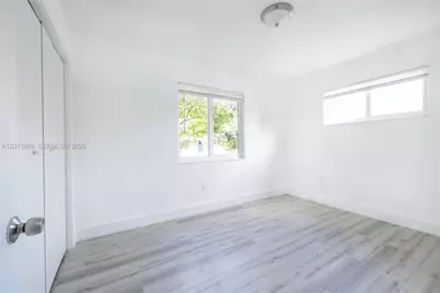 1091 SW 4th St #1, Miami, FL 33130 - Photo 9