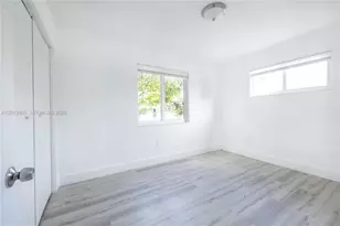 1091 SW 4th St, Miami, FL 33130 - Photo 9