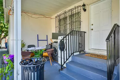 201 NW 25th Ave, Miami, FL 33125 - Photo 15