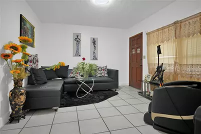 201 NW 25th Ave, Miami, FL 33125 - Photo 17