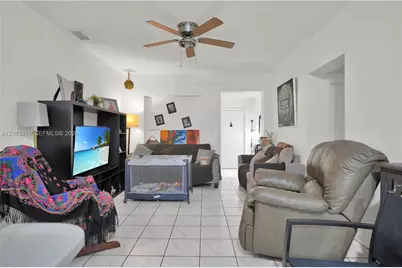 201 NW 25th Ave, Miami, FL 33125 - Photo 5