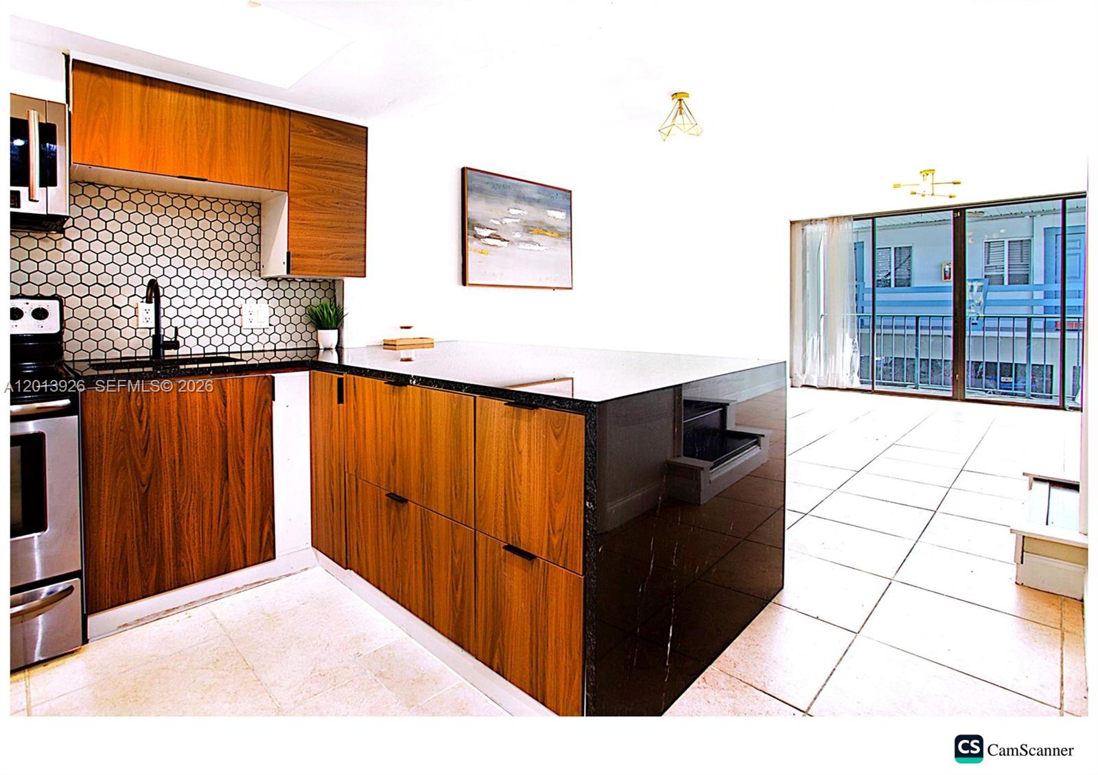 1531 SE 15th St #5 main architectural view