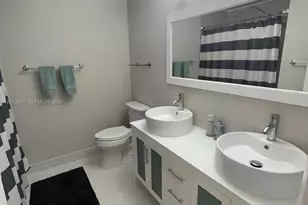 8203 NW 9th Ct, Plantation, FL 33324 - Photo 13