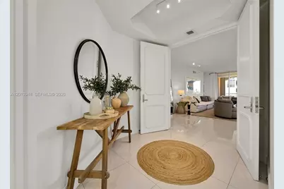 733 Crandon Blvd #406, Key Biscayne, FL 33149 - Photo 3