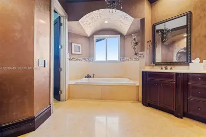 9861 NW 135th St, Hialeah Gardens, FL 33018 - Photo 41