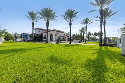 9861 NW 135th St, Hialeah Gardens, FL 33018 - Photo 7