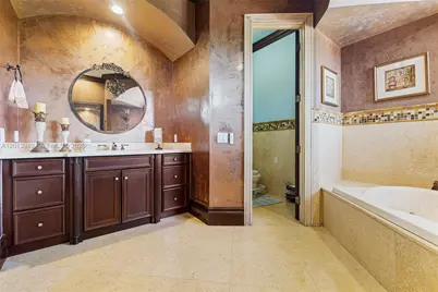 9861 NW 135th St, Hialeah Gardens, FL 33018 - Photo 39