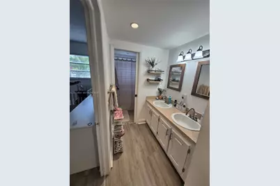 1975 NE 135th St #2H, North Miami, FL 33181 - Photo 11