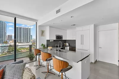 88 SW 7th St #1012, Miami, FL 33130 - Photo 5