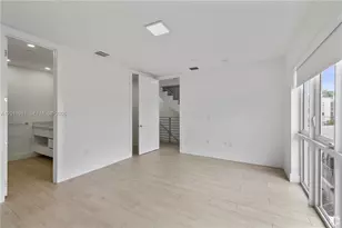 434 SW 10th St, Miami, FL 33130 - Photo 11
