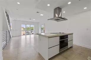 434 SW 10th St, Miami, FL 33130 - Photo 1