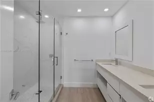 434 SW 10th St, Miami, FL 33130 - Photo 13