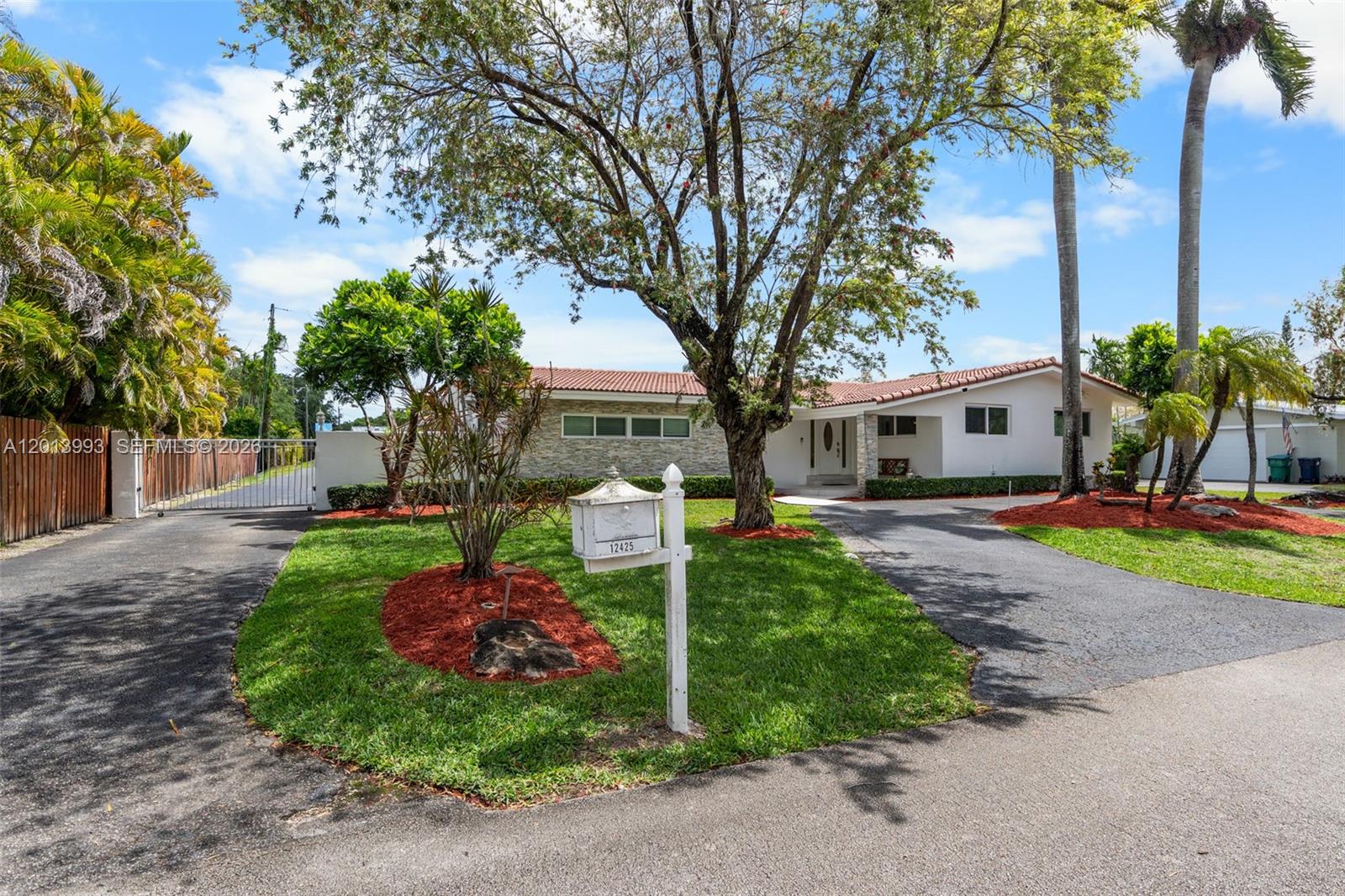 12425 SW 91 Ave - 12425 SW 91 Ave, Miami, FL 33176 Luxury Property | Jose Angel Pina