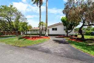 12425 SW 91 Ave, Miami, FL 33176 - Photo 3