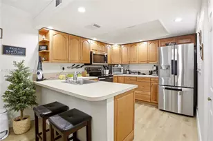 10833 NW 7th St, Miami, FL 33172 - Photo 7