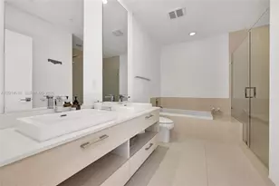 55 SW 9th St, Miami, FL 33130 - Photo 19