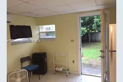 335 NE 114th St, Miami, FL 33161 - Photo 39