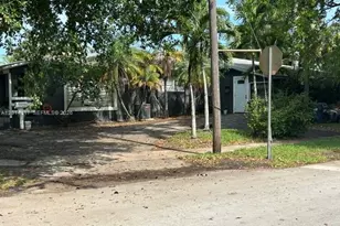 335 NE 114th St, Miami, FL 33161 - Photo 3