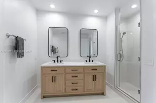 950 Brickell Bay Dr, Miami, FL 33131 - Photo 19