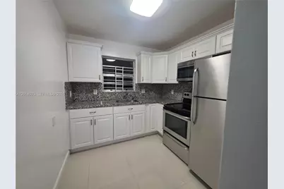 19080 NE 3rd Ct #314, Miami, FL 33179 - Photo 5